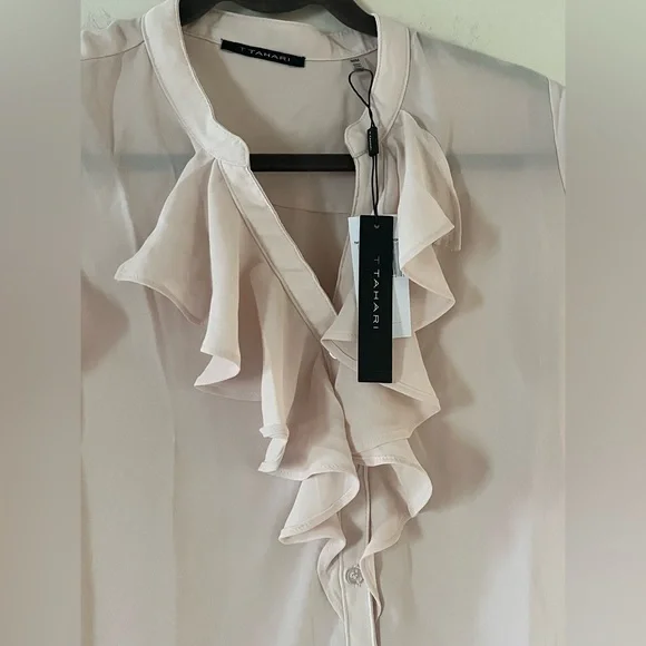 New! T Tahari Elegant Blush Ruffle Blouse Women’s Size Medium - Picture 9 of 15